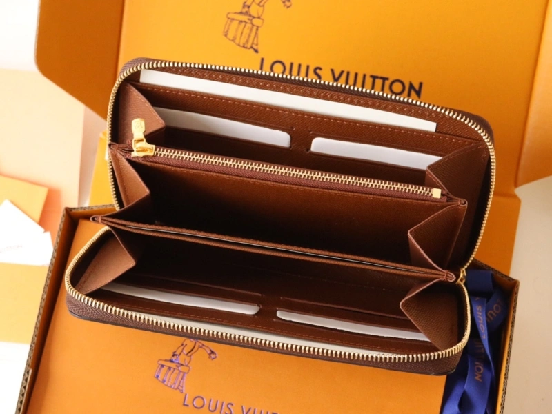 LV Wallets 4192A-0048