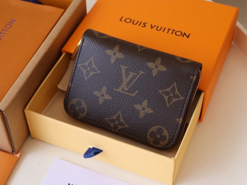 LV Wallets 4192A-0094