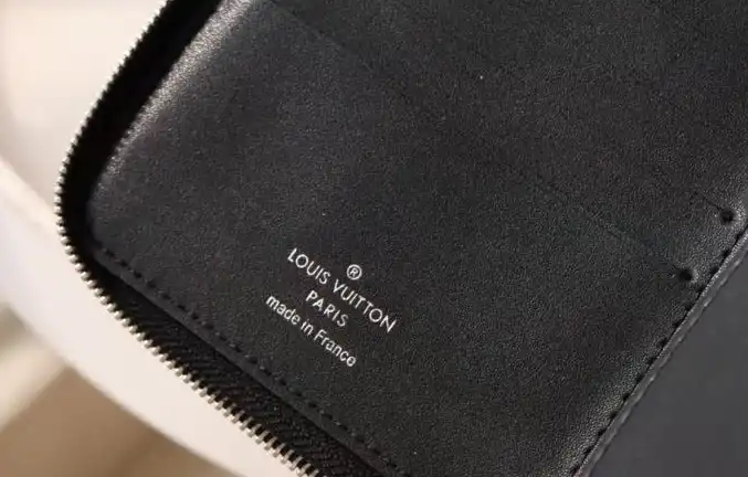 LV Wallets 4192D-0019