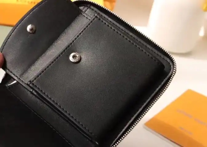 LV Wallets 4192D-0019