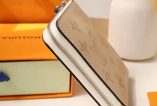 LV Wallets 4192D-0020