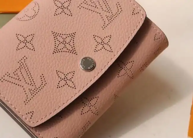 LV Wallets 4192D-0023