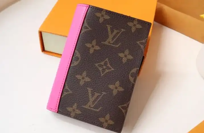 LV Wallets 4192D-0033