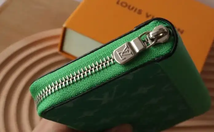LV Wallets 4192D-0116