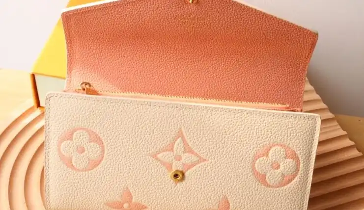 LV Wallets 4192D-0135