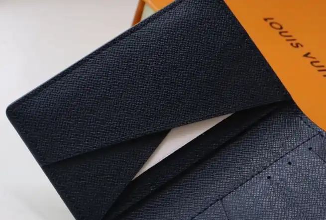 LV Wallets 4192F-0020