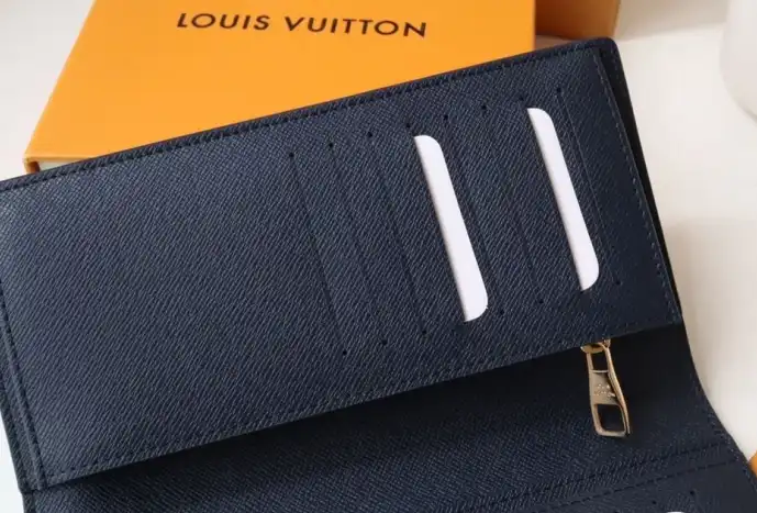 LV Wallets 4192F-0021