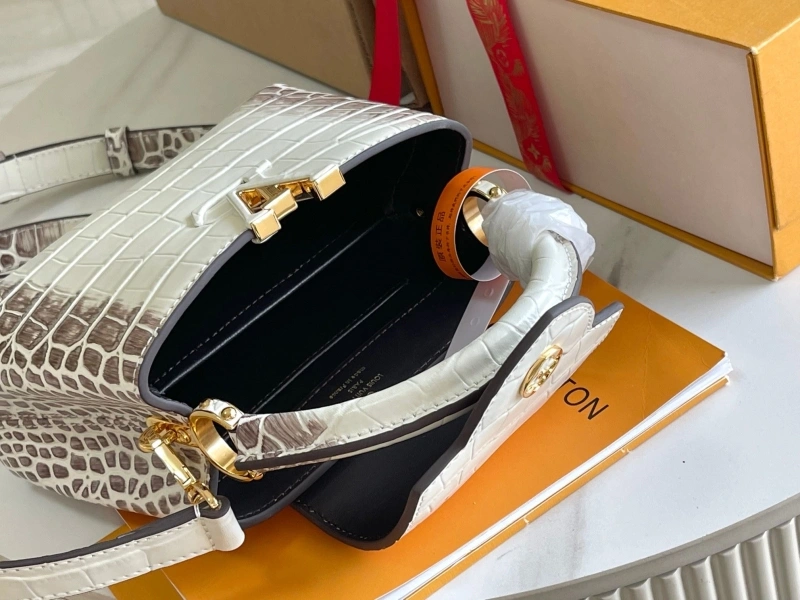 LV Capucines Bags 4194A-0313