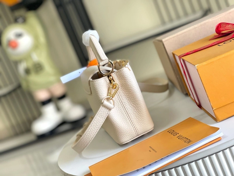 LV Capucines Bags 4194A-0322