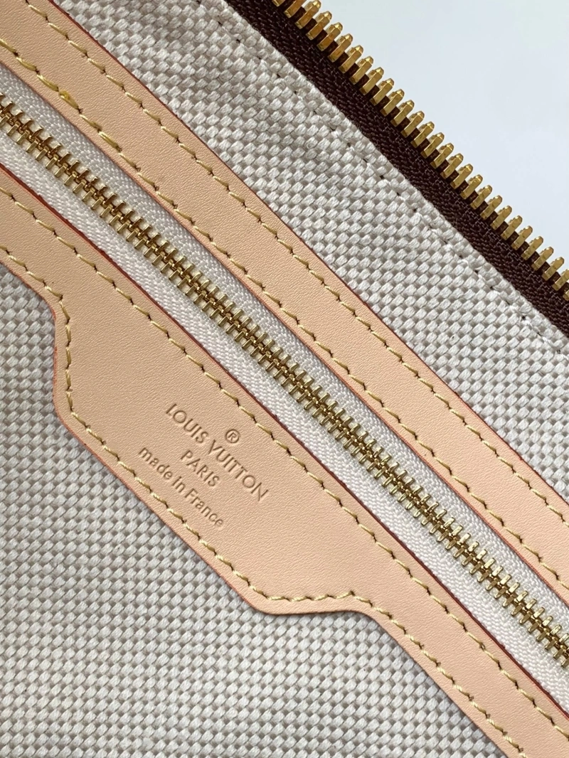 LV Travel Bags 4194A-0767