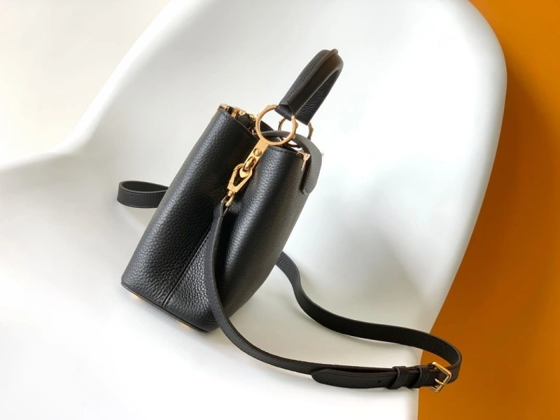 LV Capucines Bags 4194A-0868