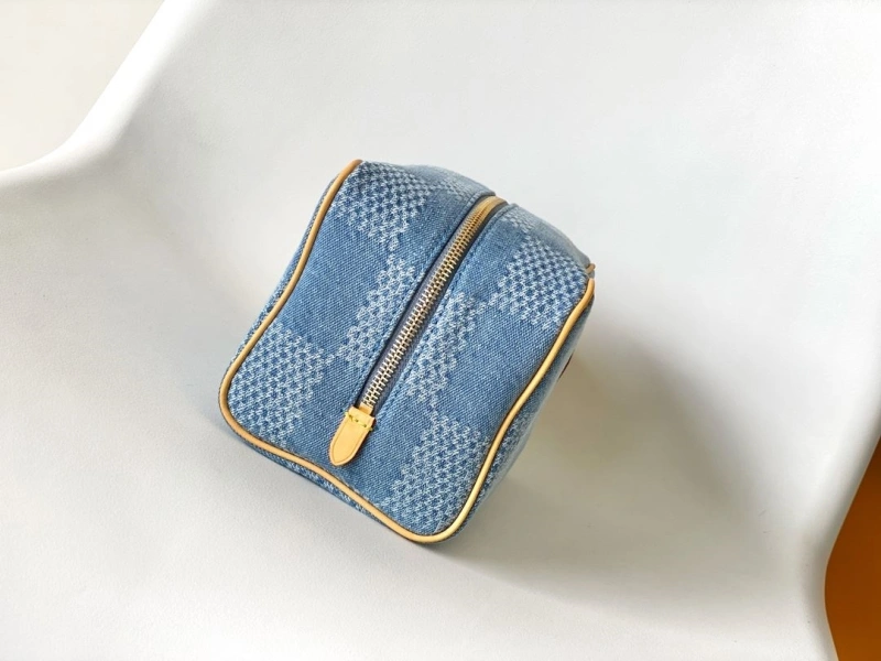 LV Cosmetic Bags 4194A-1138