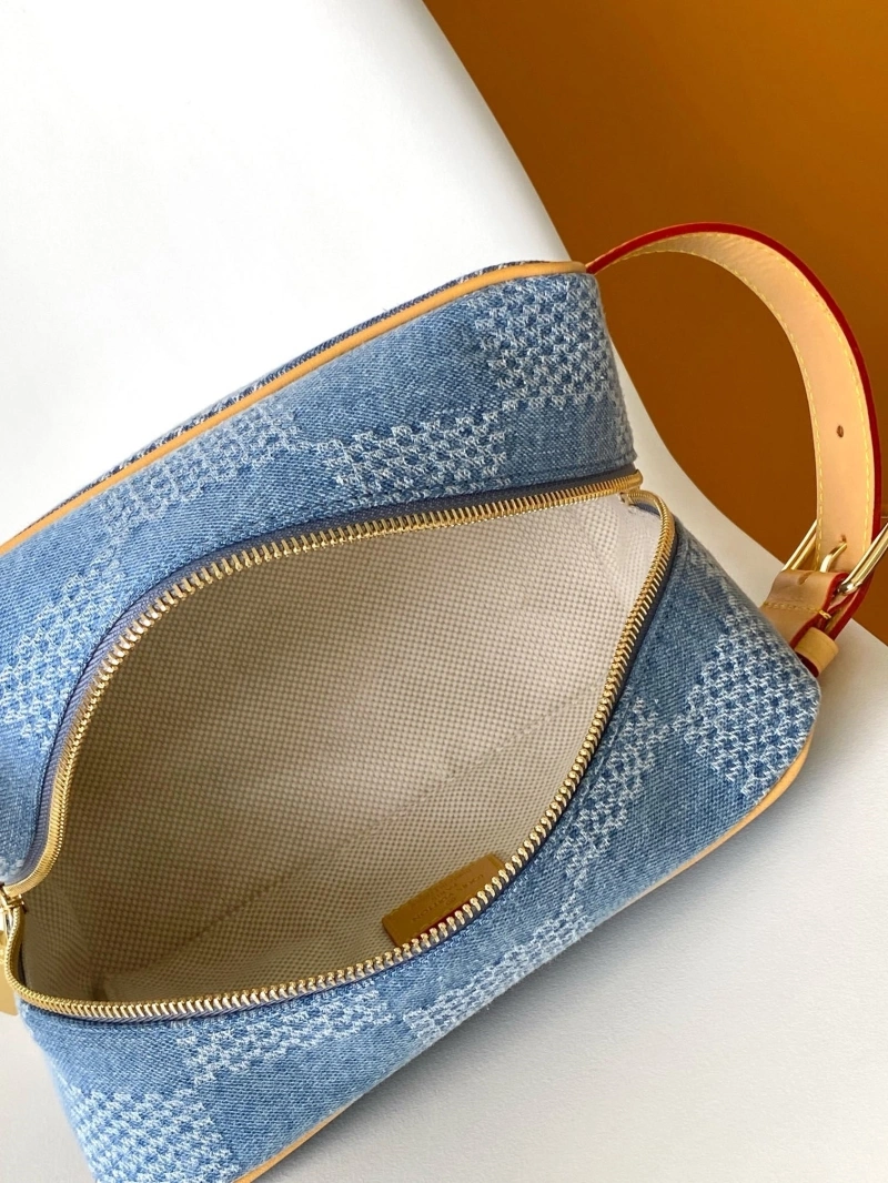 LV Cosmetic Bags 4194A-1138