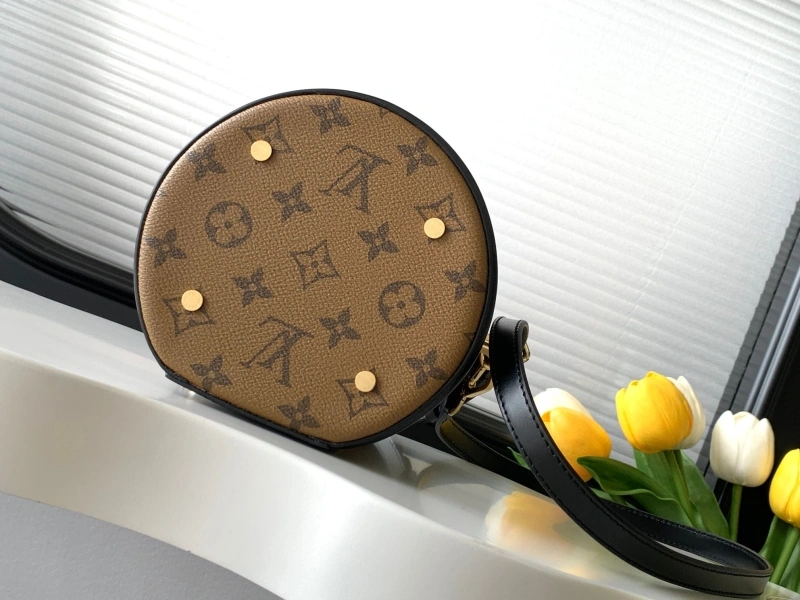 LV Cosmetic Bags 4194A-1257
