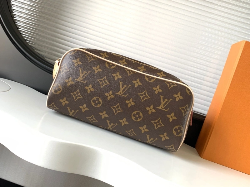 LV Cosmetic Bags 4194A-1313