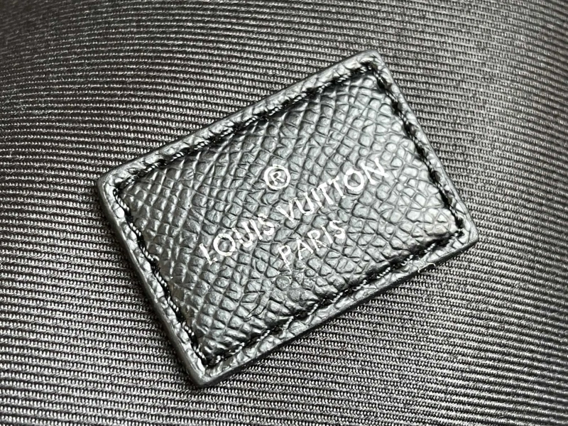 LV Backpacks 4194B-0068