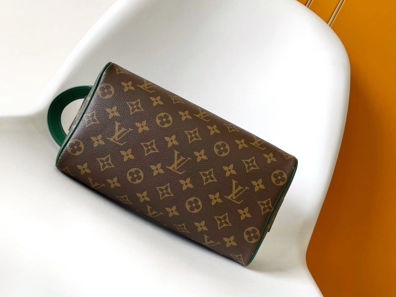 LV Cosmetic Bags 4194B-0129