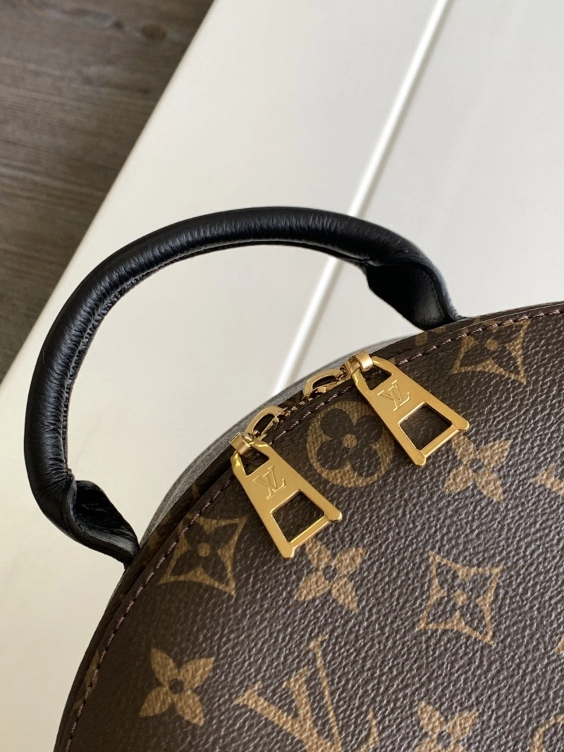 LV Backpacks 4194B-0139