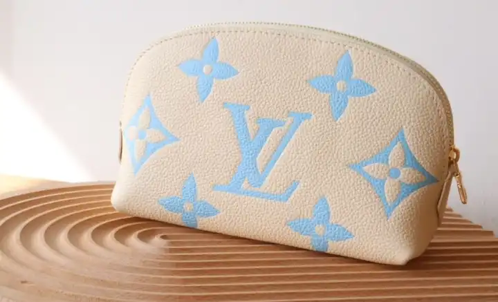 LV Clutch Bags 4206A-0092