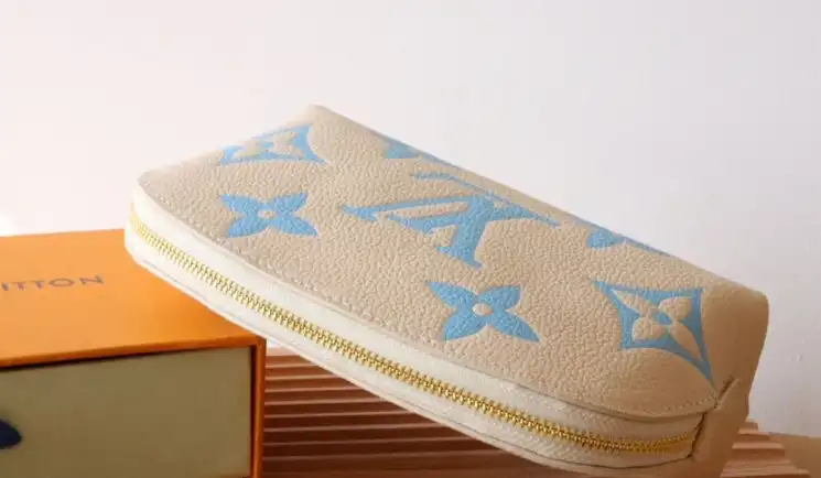 LV Clutch Bags 4206A-0092