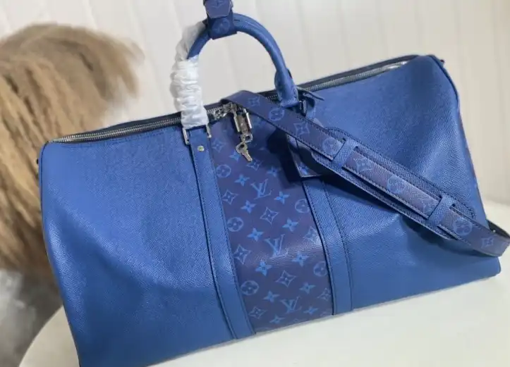 LV Travel Bags 4206A-0359