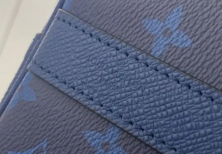 LV Travel Bags 4206A-0359