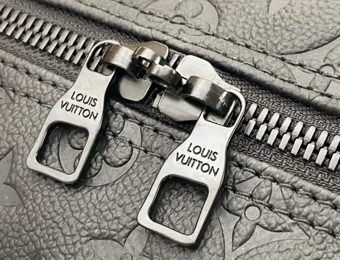 LV Travel Bags 4206A-0363