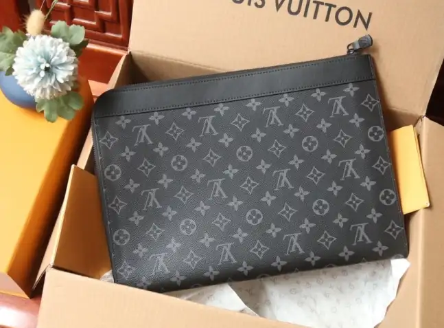 LV Clutch Bags 4206A-0855