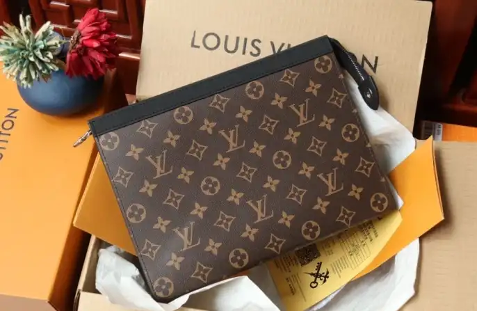 LV Clutch Bags 4206A-0857