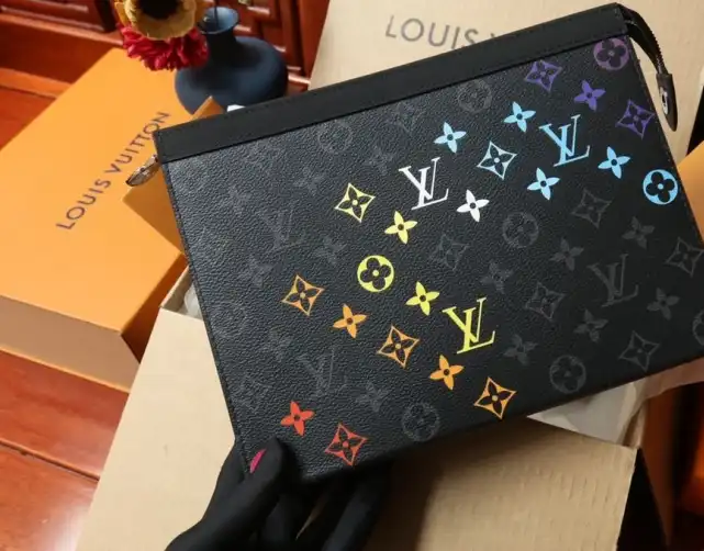 LV Clutch Bags 4206A-0859