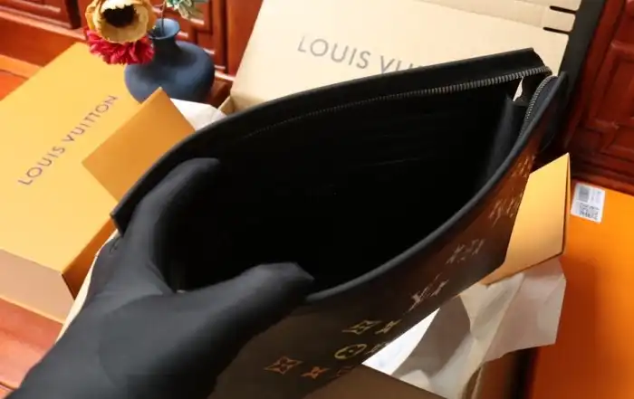 LV Clutch Bags 4206A-0859