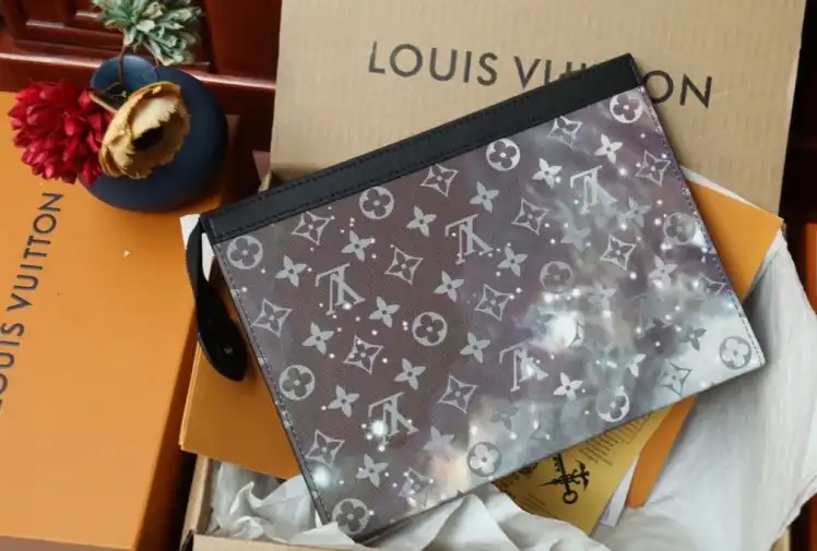 LV Clutch Bags 4206A-0861