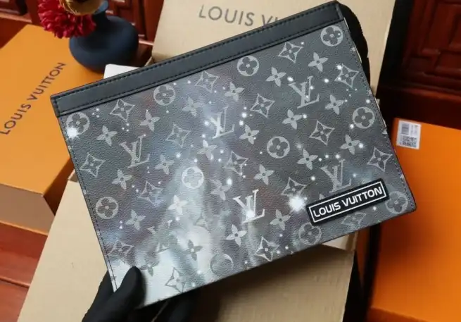LV Clutch Bags 4206A-0861
