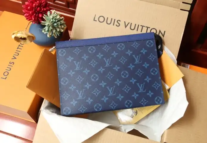 LV Clutch Bags 4206A-0868