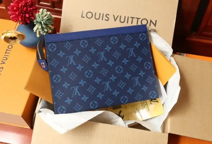 LV Clutch Bags 4206A-0868