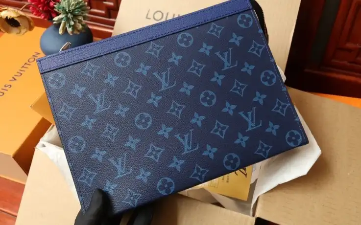 LV Clutch Bags 4206A-0868