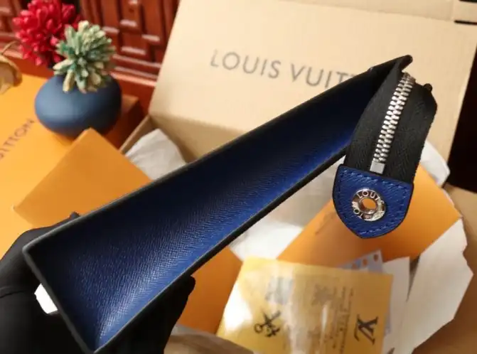 LV Clutch Bags 4206A-0868