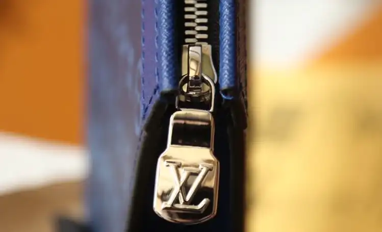 LV Clutch Bags 4206A-0868