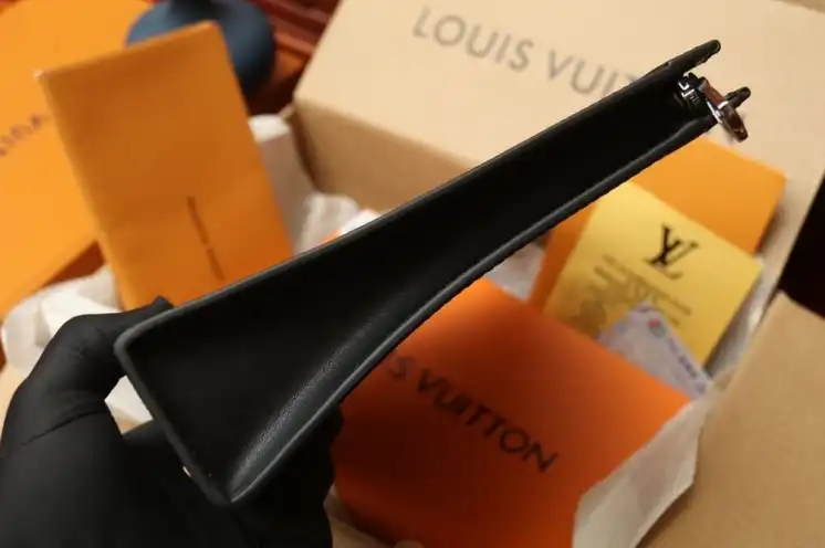 LV Clutch Bags 4206A-0870