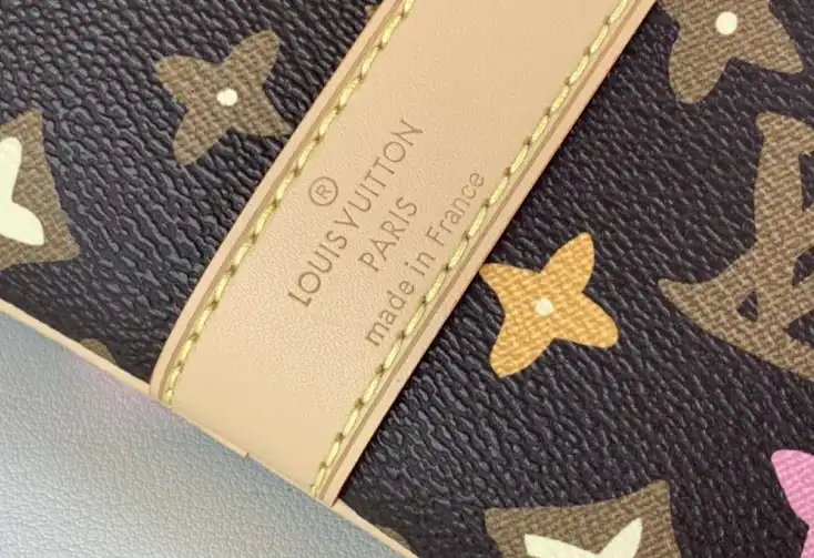 LV Travel Bags 4206A-2683