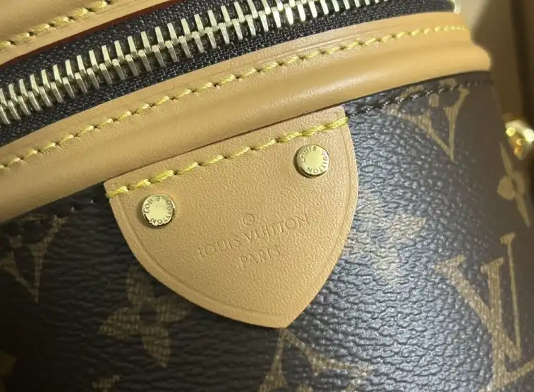 LV Round Bags 4206A-2688