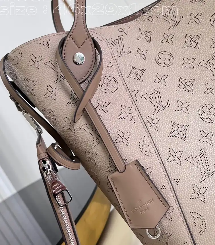 LV Shopping Bags 4206A-2722