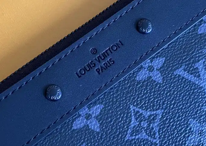 LV Clutch Bags 4206A-2841