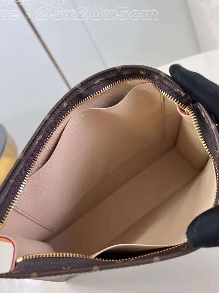 LV Clutch Bags 4206A-4827