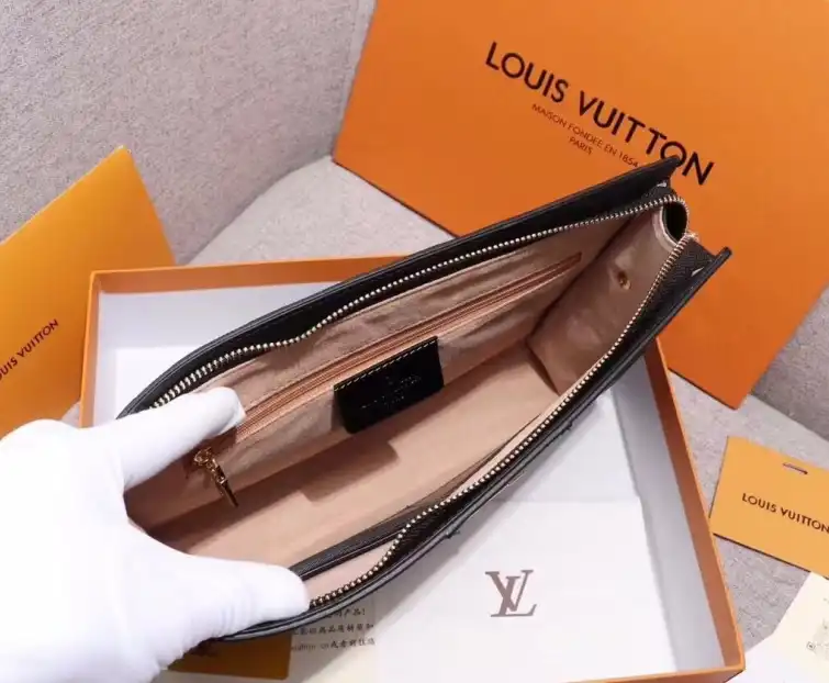 LV Clutch Bags 4206A-5533