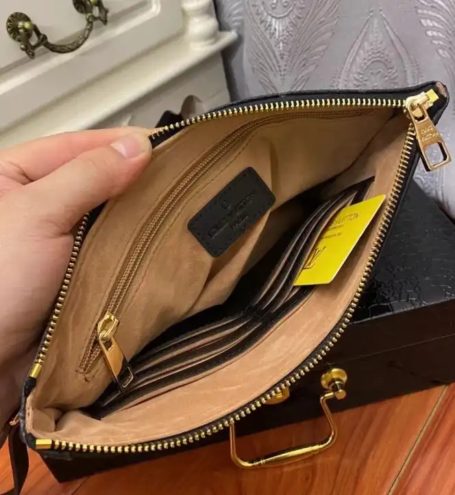 LV Clutch Bags 4206A-5541