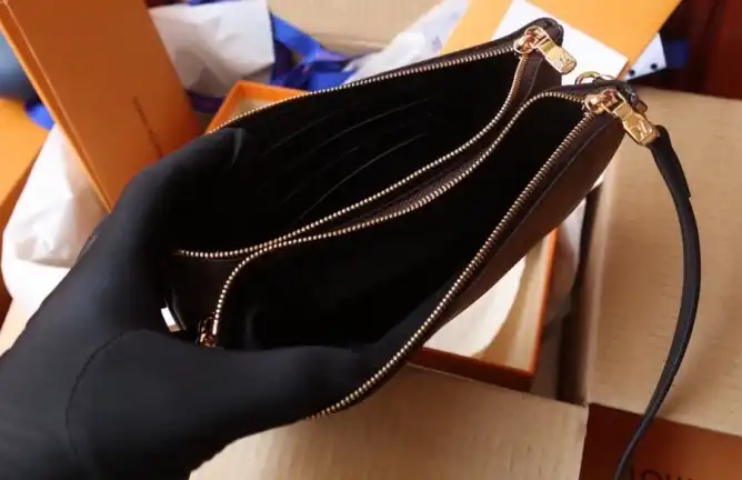 LV Clutch Bags 4206A-6277
