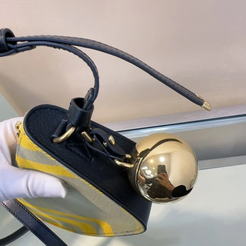Bv*b*rry top handle bags 4211d-0024