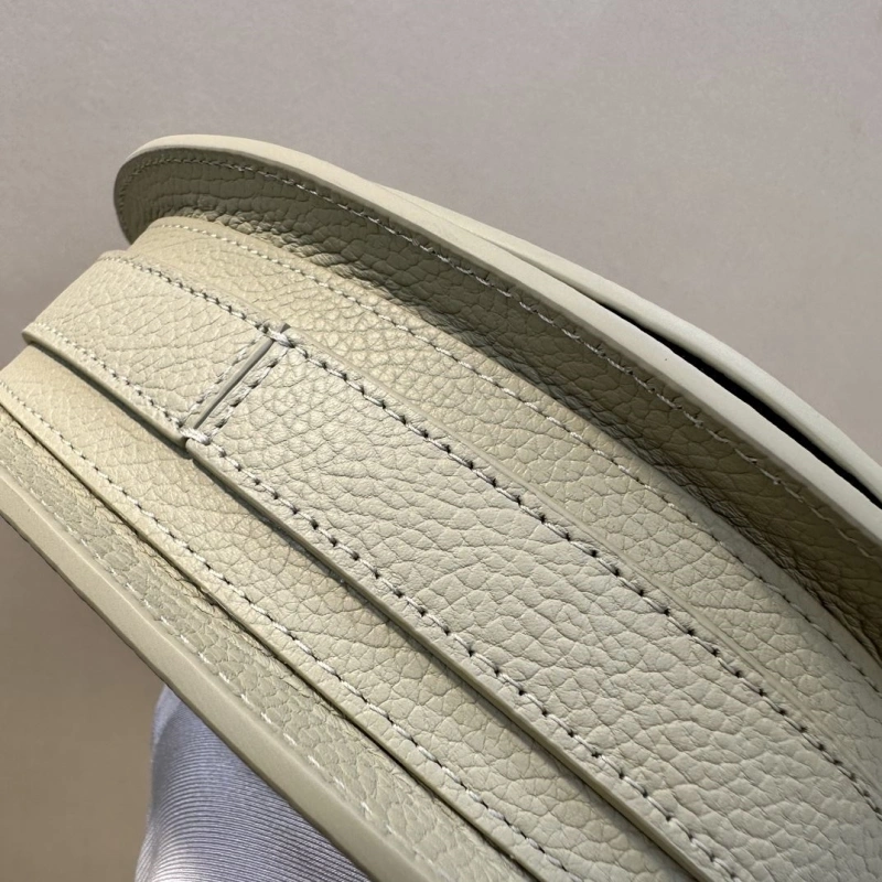 Bv*b*rry satchel bags 4211d-0172