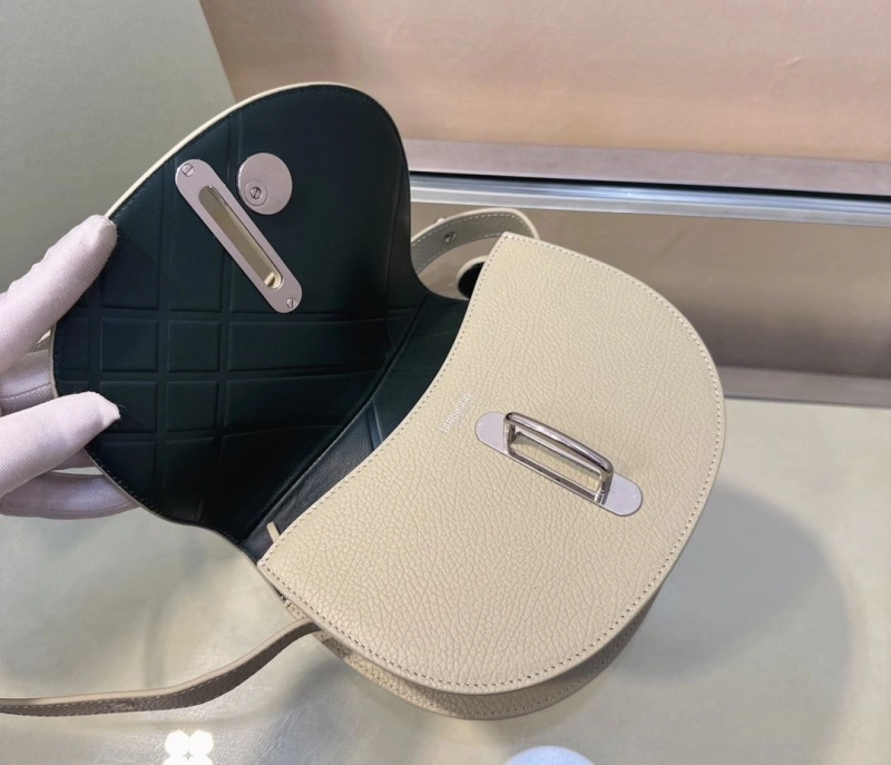 Bv*b*rry satchel bags 4211d-0173
